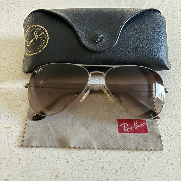 Ray Ban Aviators - Picture 3 of 4